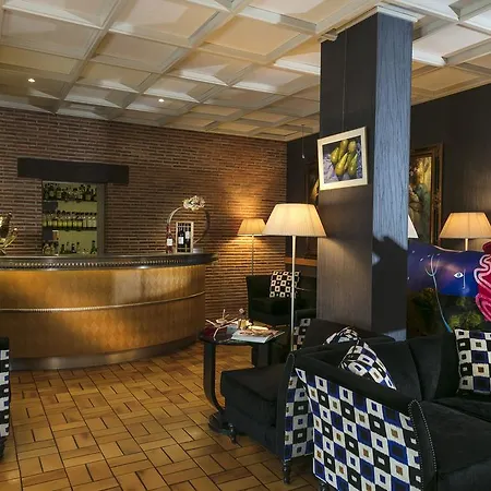 Relais De La Poste 4*